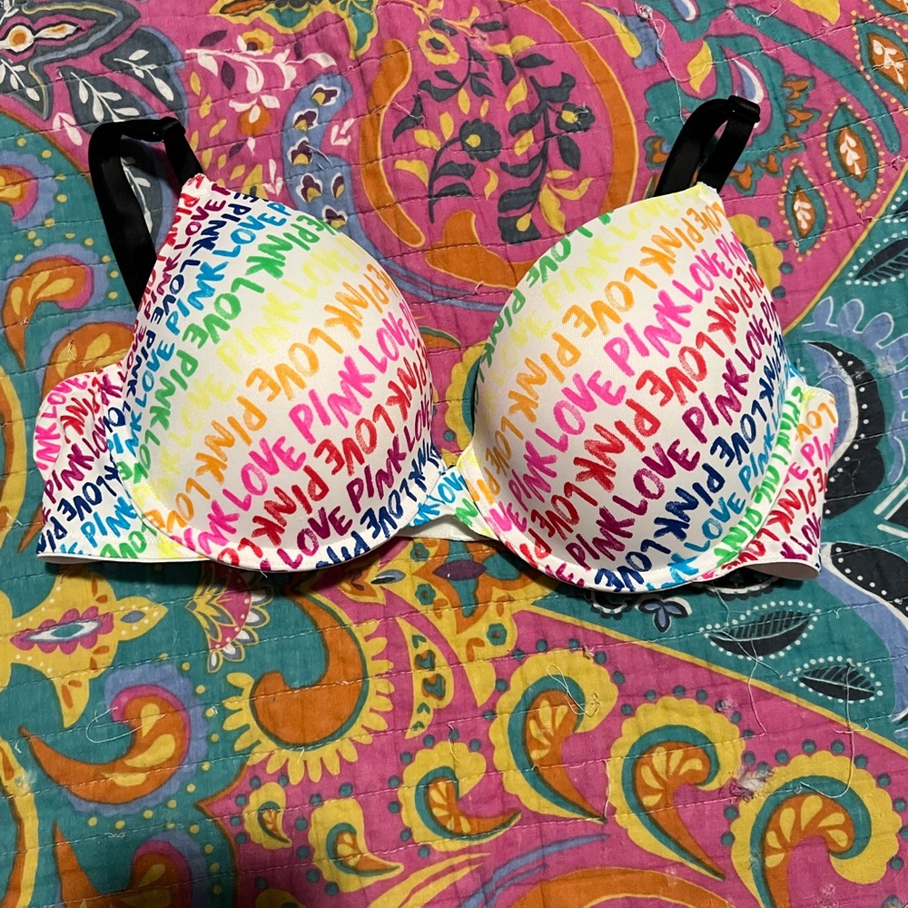 36C PINK/Victoria’s Secret push up bra. NWT!